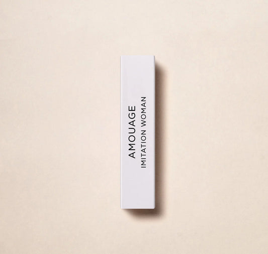 Koe Amouage Imitation Womanin ylellinen tuoksu tällä virallisella 2 ml:n 0,06 unssin näytteellä. Tämä tunnetun Amouage-hajuvesitalon valmistama tuoksu huokuu eleganssia ja hienostuneisuutta. Täydellinen testaukseen ennen täysikokoiseen pulloon sitout