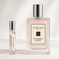 Jo Malone Raspberry Ripple 2 ml hajuvesinäyte 100 ml Jo Malone Raspberry Ripple hajuvesipullon vieressä